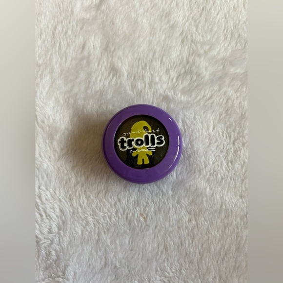 Trolls “Black Tied” MAC eye shadow​ - Picture 1 of 3